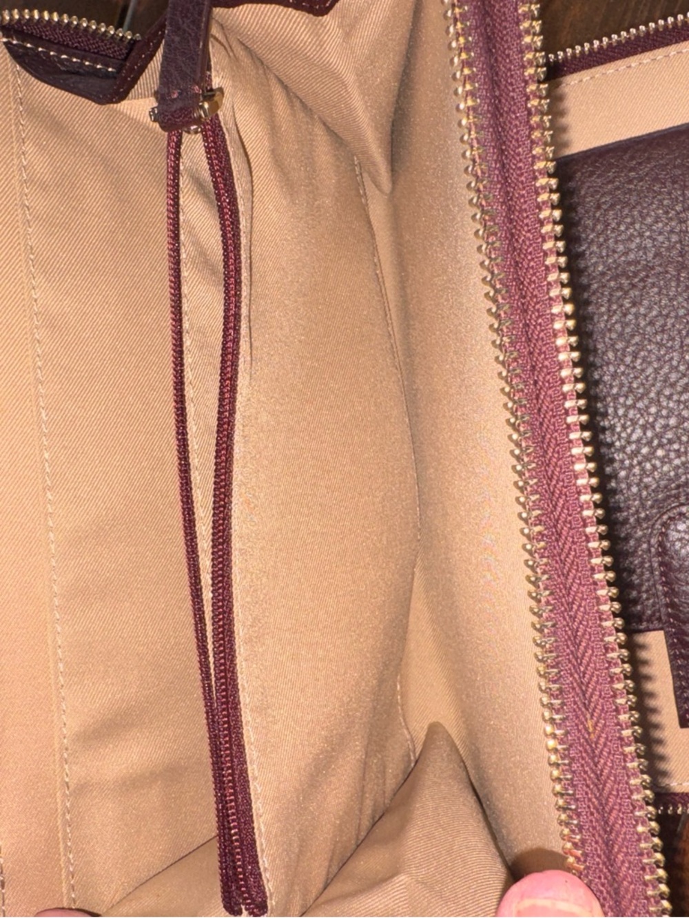 Levenger Plum Pebbled Leather Double Zip Crossbody Wallet Bag Organizer - Picture 8 of 12